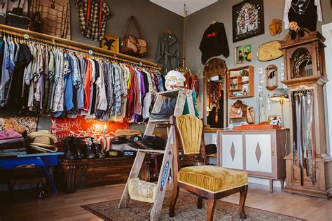 vintage clothing shops in poland